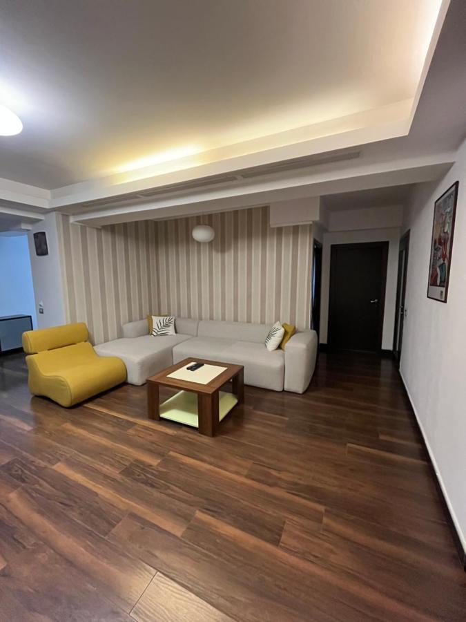 Large 2 Bedroom Apartment Soseaua Nordului Bukarest Exteriör bild