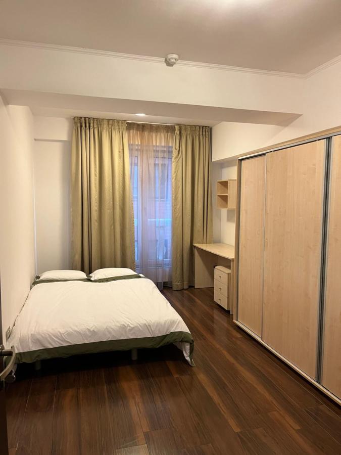 Large 2 Bedroom Apartment Soseaua Nordului Bukarest Exteriör bild