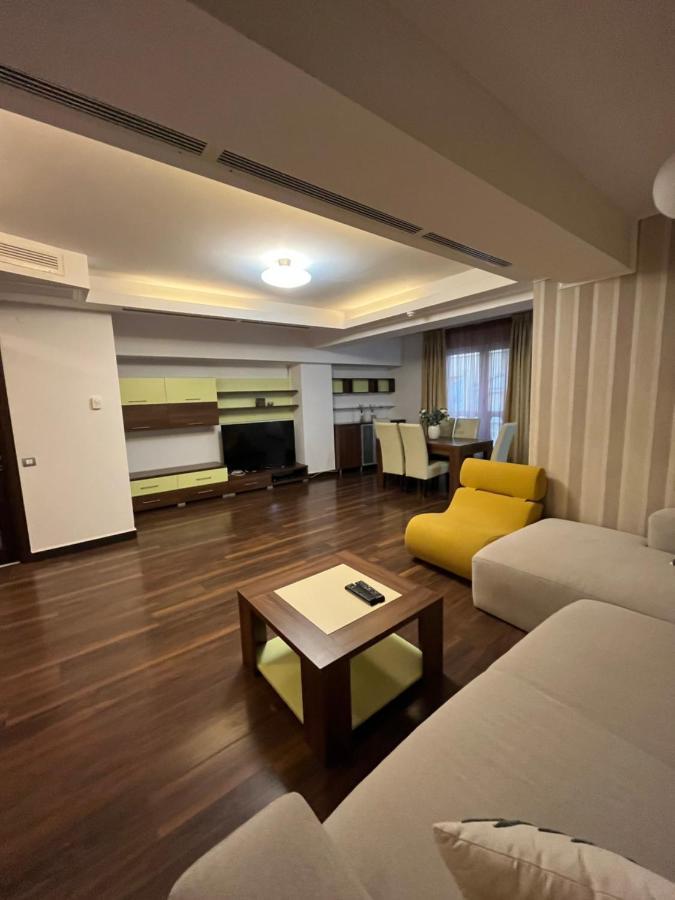 Large 2 Bedroom Apartment Soseaua Nordului Bukarest Exteriör bild