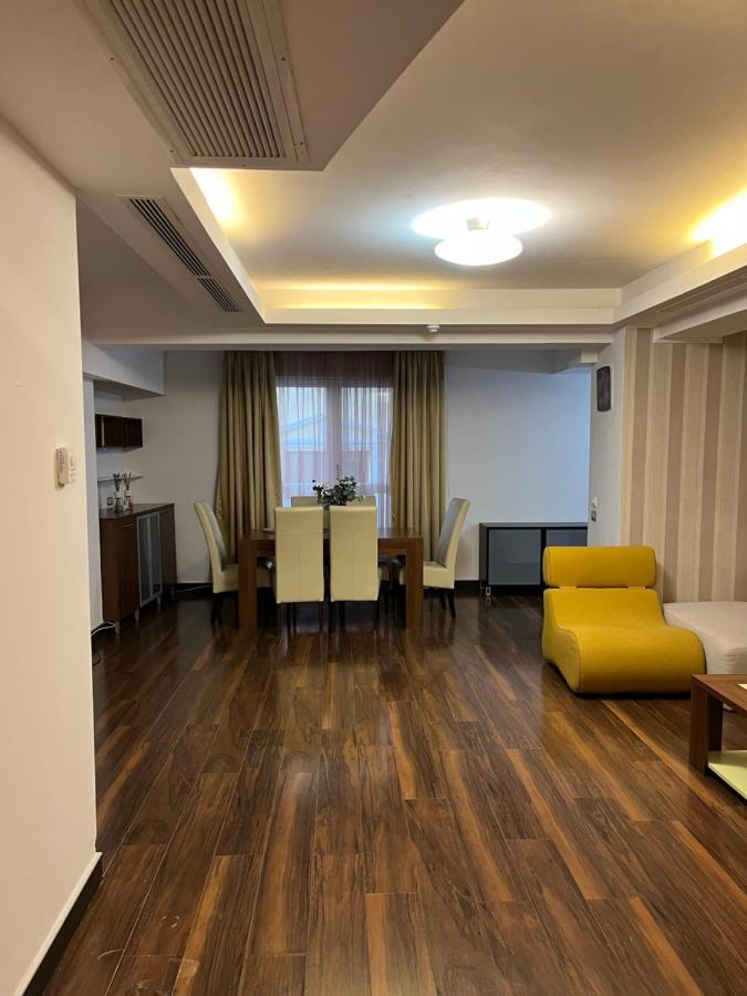 Large 2 Bedroom Apartment Soseaua Nordului Bukarest Exteriör bild