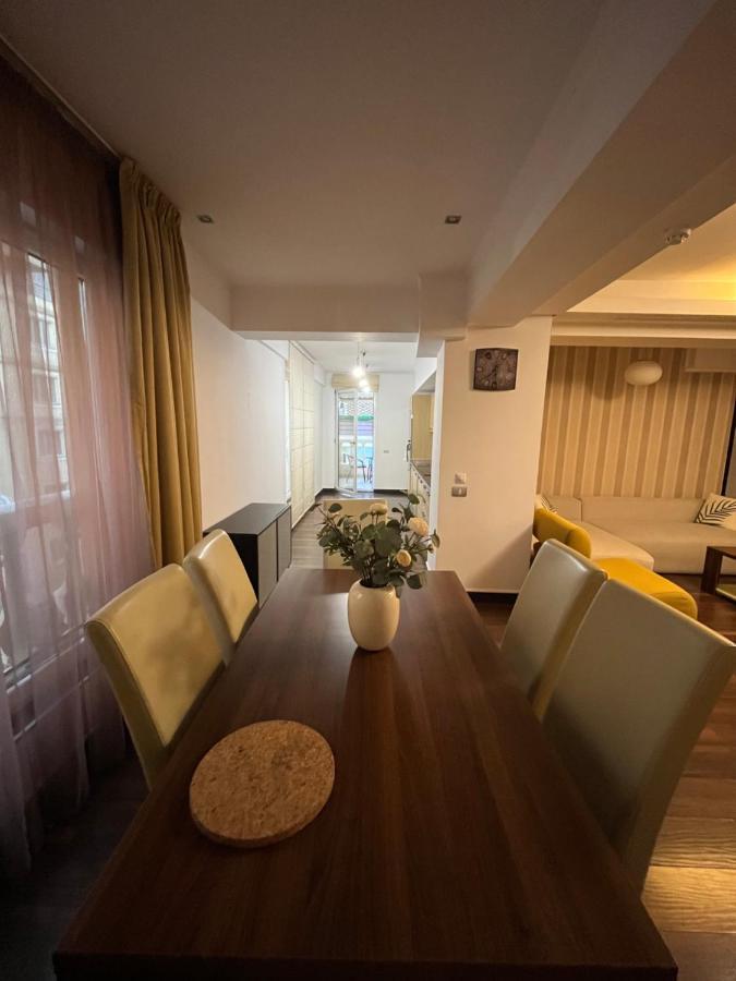Large 2 Bedroom Apartment Soseaua Nordului Bukarest Exteriör bild